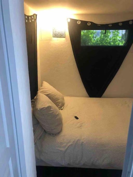 Logement Appartement Bourget Le Bourget Zewnętrze zdjęcie